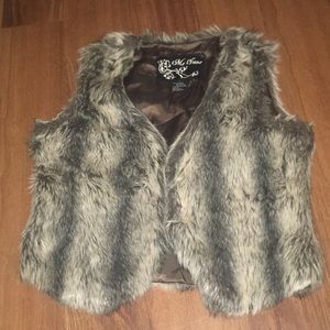 Fur vest